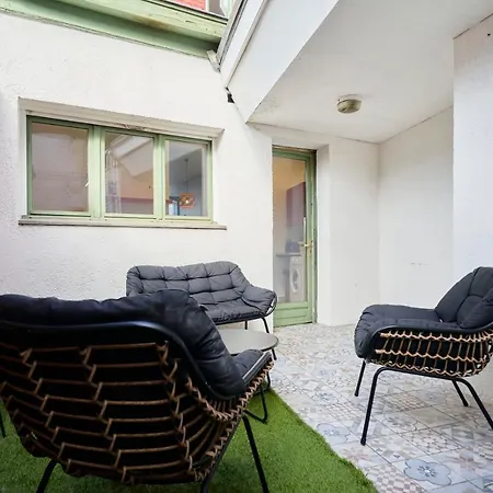 Locations - Le Renaix